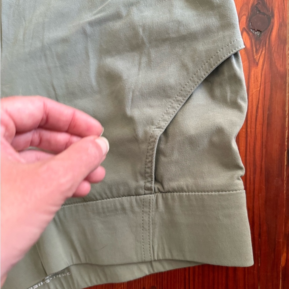 Columbia Women's Anytime Hiking Shorts size medium, women’s green fishing shorts - Picture 7 of 8